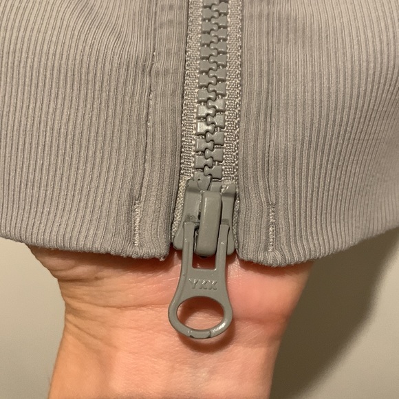 Lululemon sweater - Picture 5 of 12